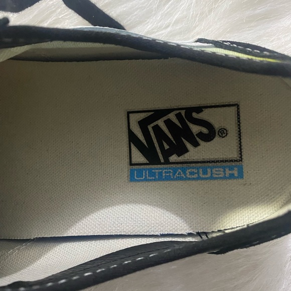Vans women’s size 8.5 ultracush - Picture 5 of 7
